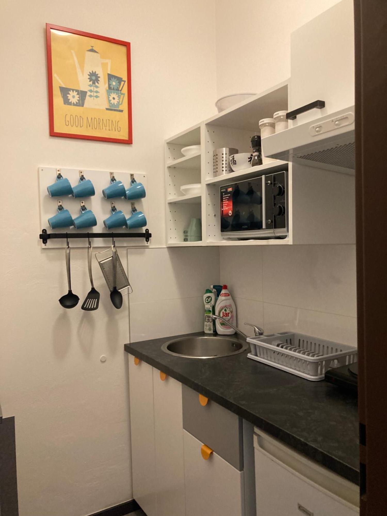 Hostel Praha Ladvi Eksteriør billede
