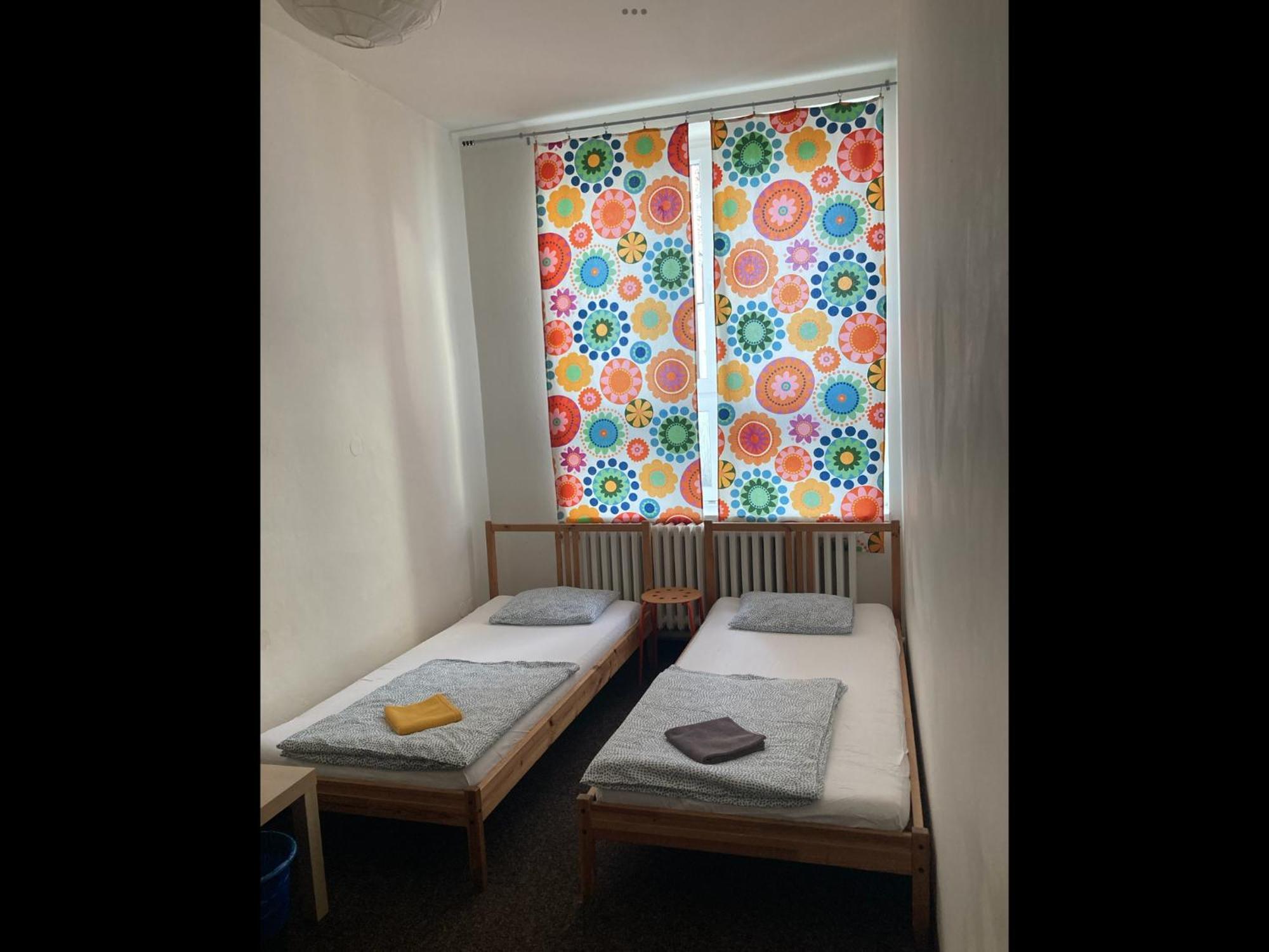 Hostel Praha Ladvi Eksteriør billede