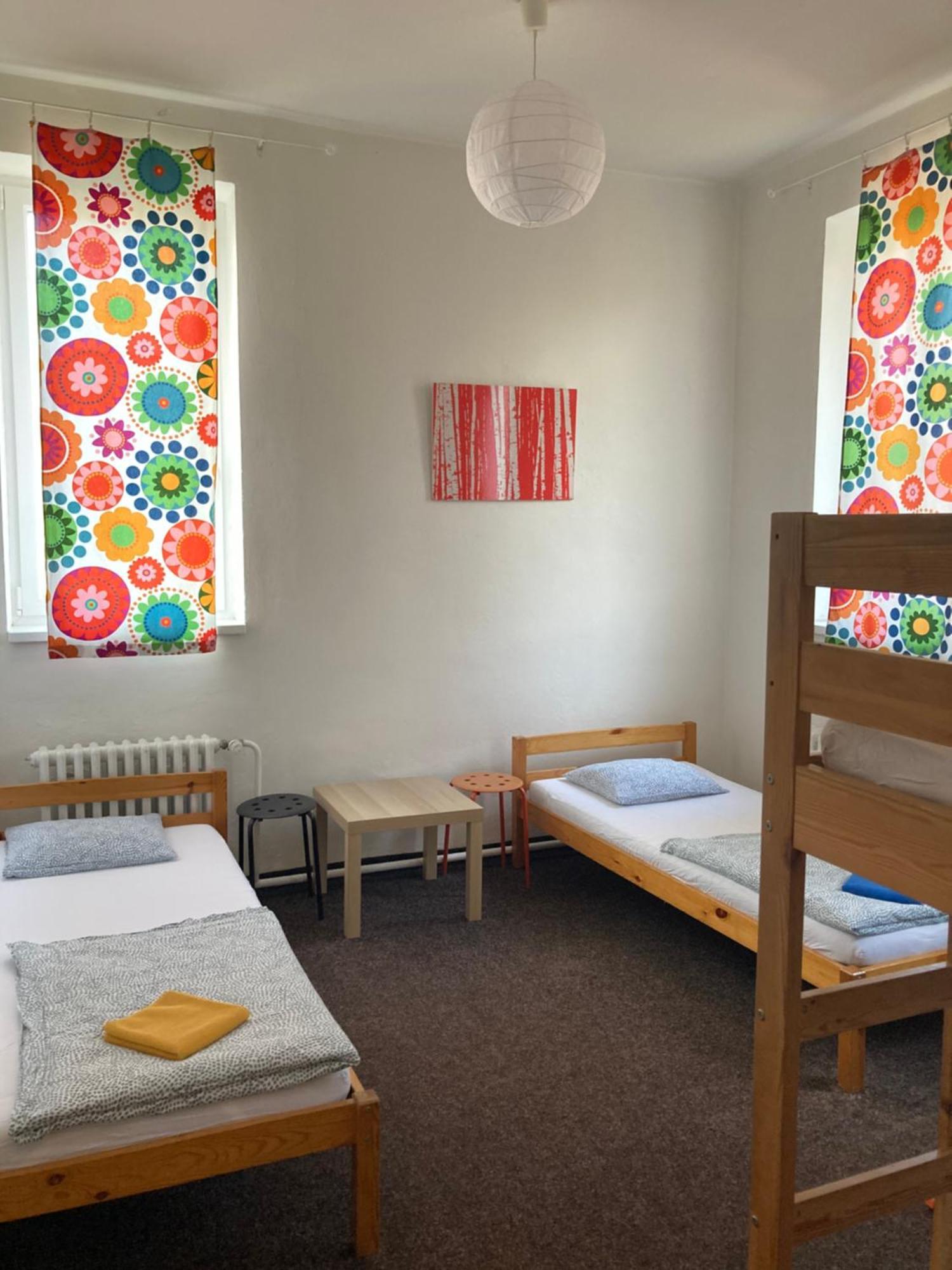 Hostel Praha Ladvi Eksteriør billede